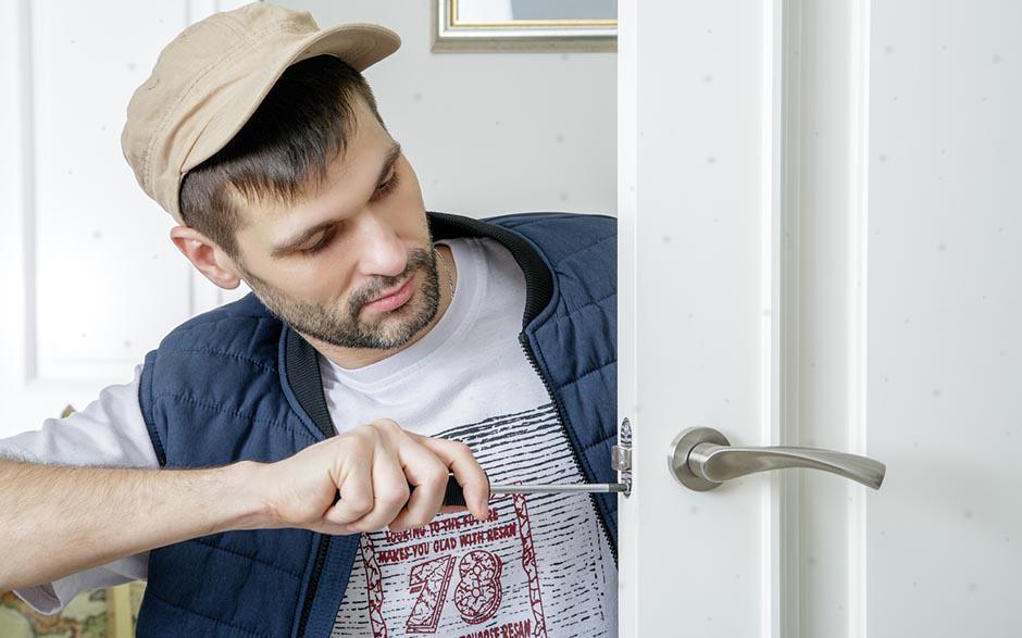 changement de serrure porte blindée prix Versailles